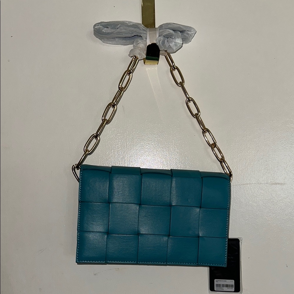 Crossi Teal Quilted Crossbody Bag with Gold Chain